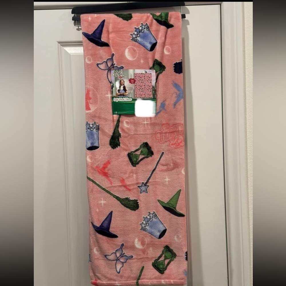 NWT Wizard of Oz Wicked Style Pink Blanket